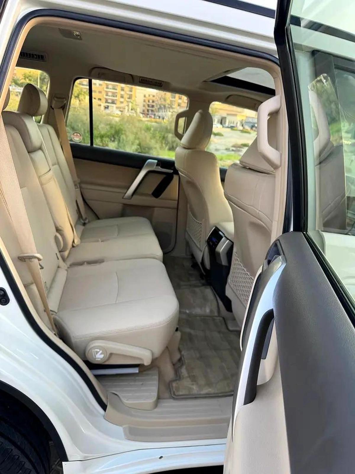 Toyota Prado Adventure 2022 VXR 4.0L V6 Accident Free-7-7