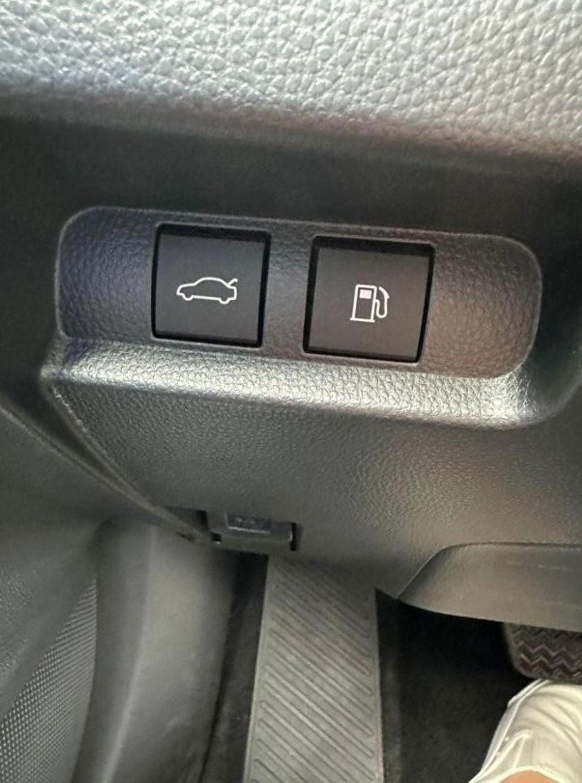 Toyota Crown TOYOTA CROWN 2.5L HYBRID FULL OPTION 2026 GCC FULL OPTION GCC SPECS-3-3