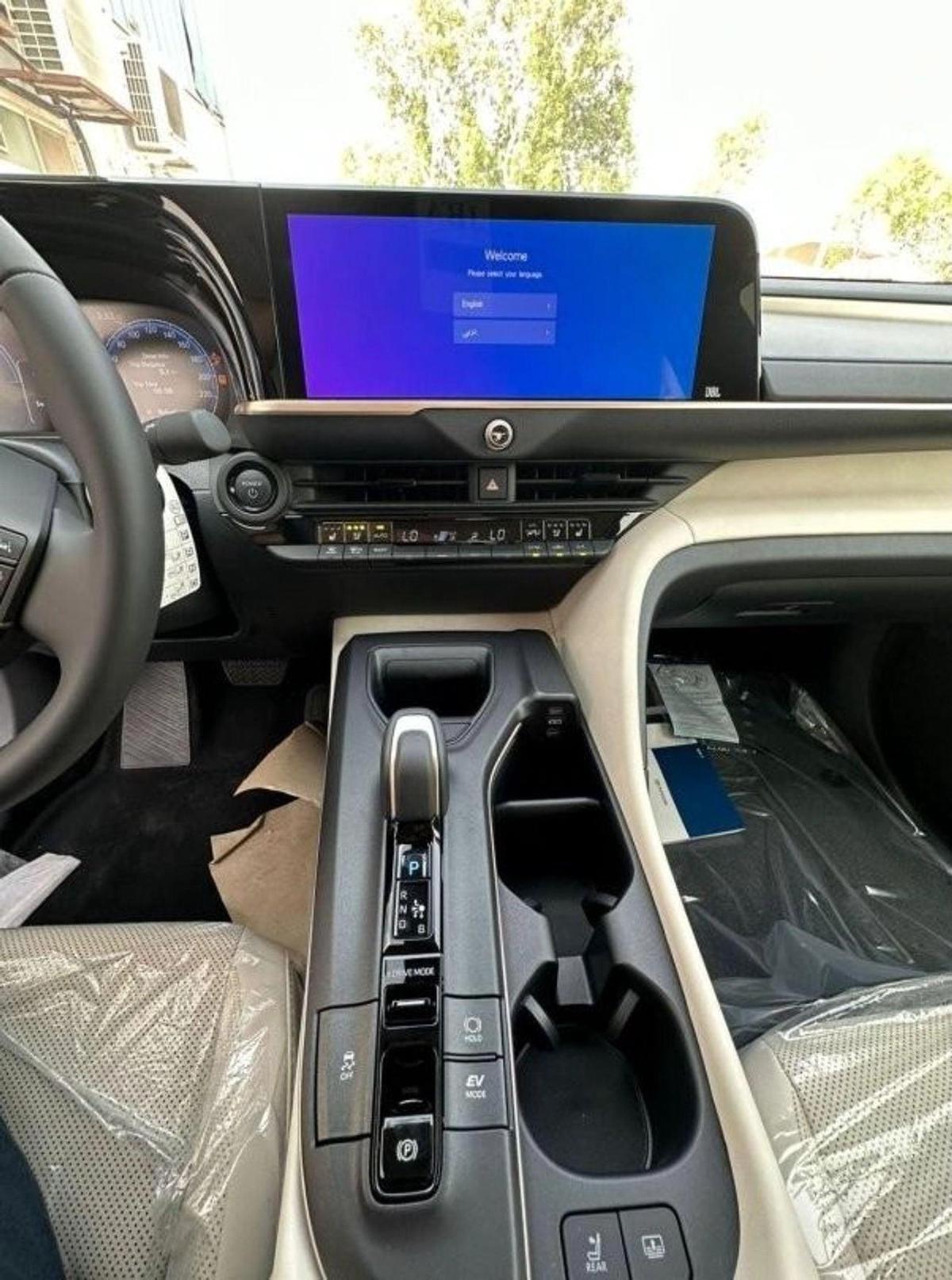 Toyota Crown TOYOTA CROWN 2.5L HYBRID FULL OPTION 2026 GCC FULL OPTION GCC SPECS-4-4
