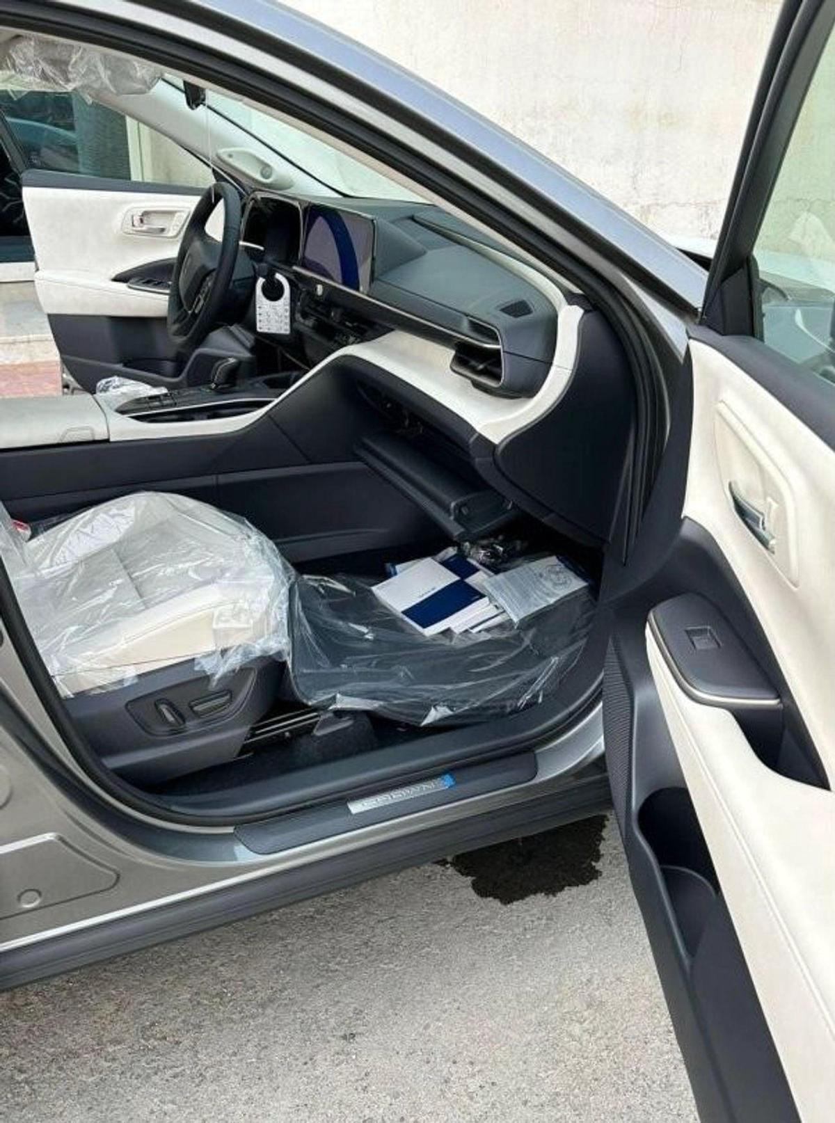 Toyota Crown TOYOTA CROWN 2.5L HYBRID FULL OPTION 2026 GCC FULL OPTION GCC SPECS-6-6