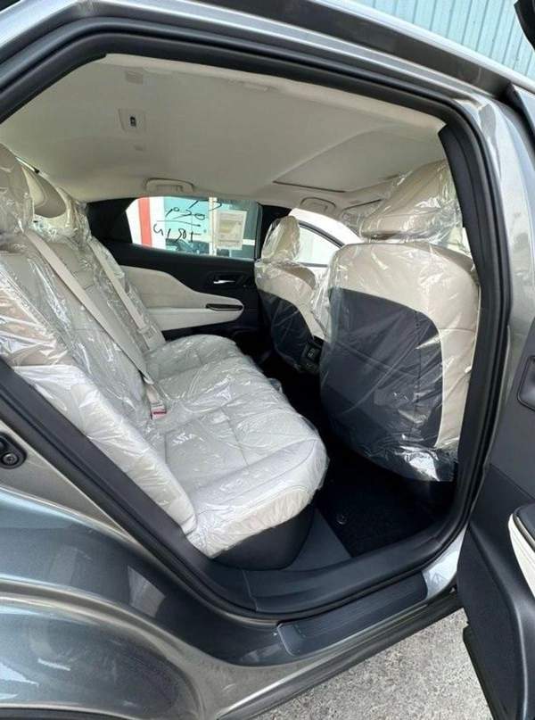 Toyota Crown TOYOTA CROWN 2.5L HYBRID FULL OPTION 2026 GCC FULL OPTION GCC SPECS