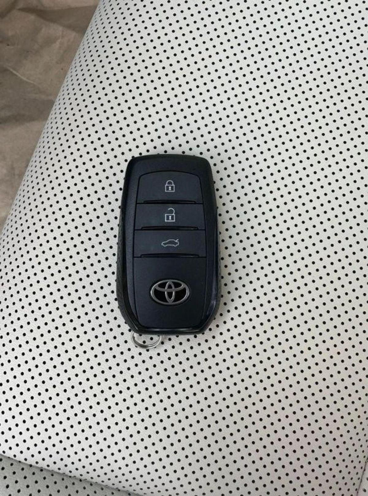 Toyota Crown TOYOTA CROWN 2.5L HYBRID FULL OPTION 2026 GCC FULL OPTION GCC SPECS-11-11