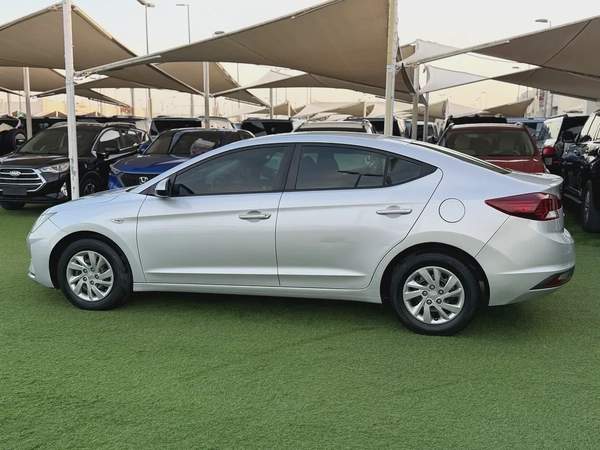Hyundai Elantra GLS 2019 - GCC Specs - Excellent Condition
