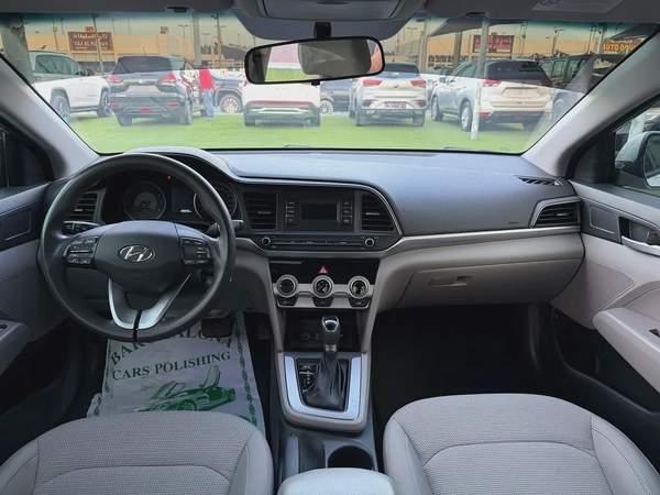 Hyundai Elantra GLS 2019 - GCC Specs - Excellent Condition