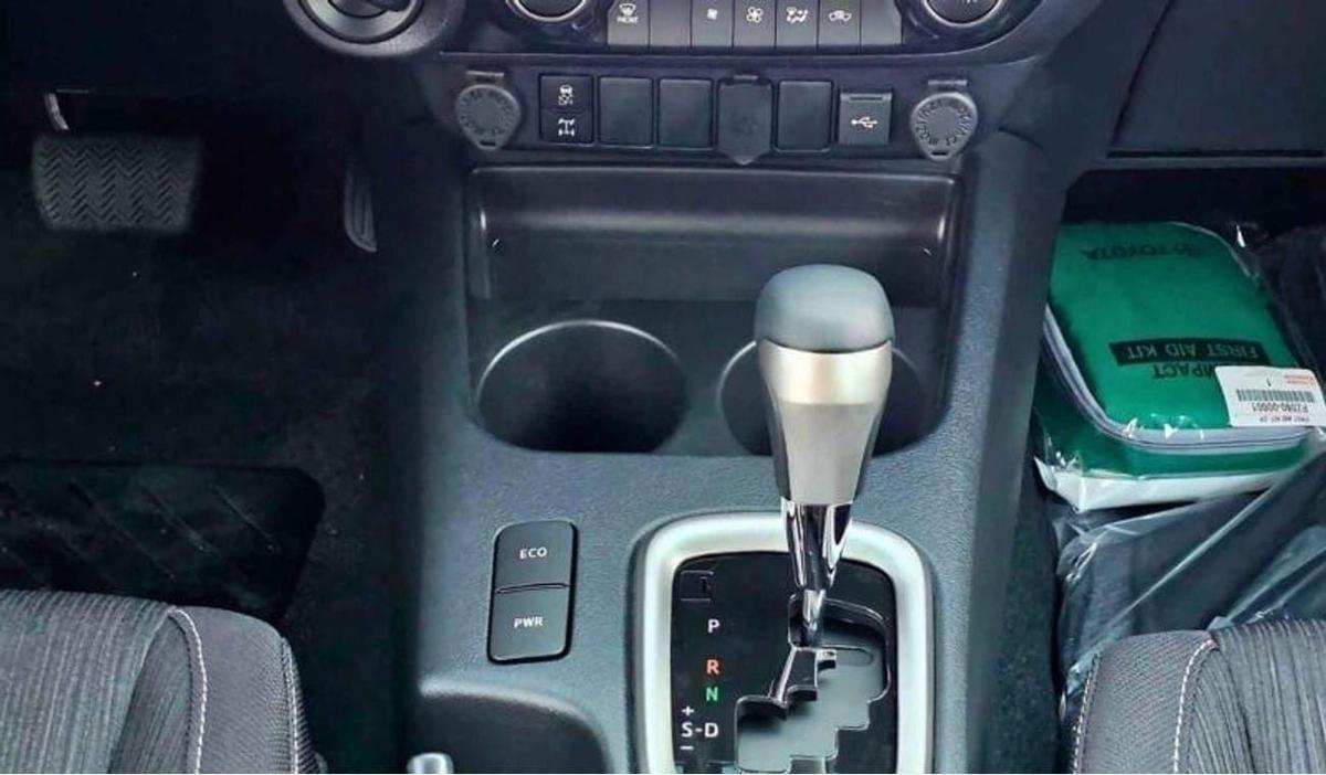 Toyota Hilux Toyota hilux 4.0L petrol V6 A/T MY2024 EXPORT ONLY-5-5