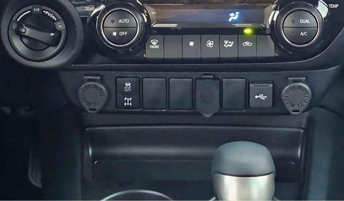 Toyota Hilux Toyota hilux 4.0L petrol V6 A/T MY2024 EXPORT ONLY-11-11