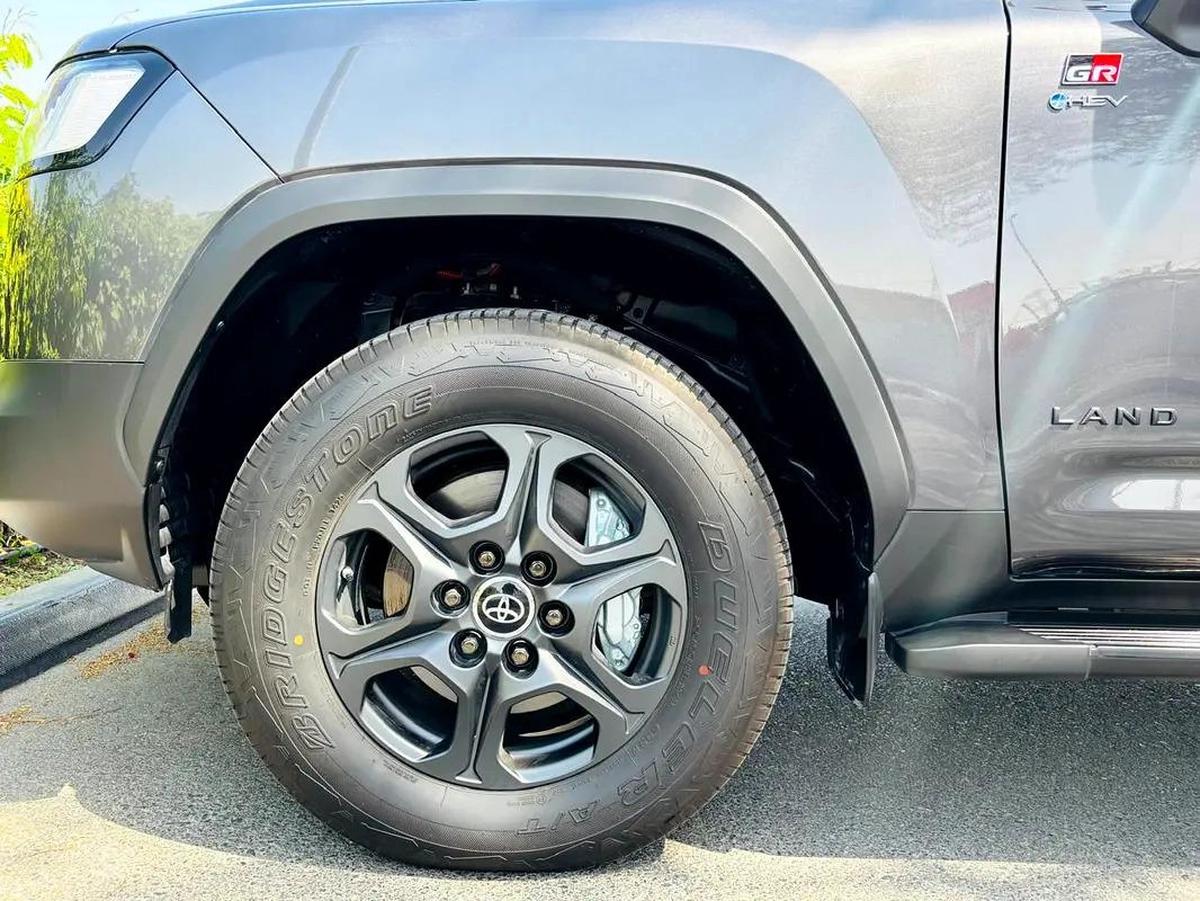TOYOTA LAND CRUISER GR 3.5L HEV 2025-2-2