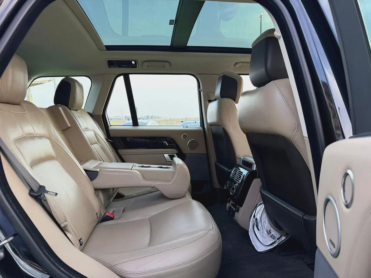(2019) RANGE ROVER VOGUE //HSE// GCC FULL OPTION -EXCELLENT CONDITION--13-13