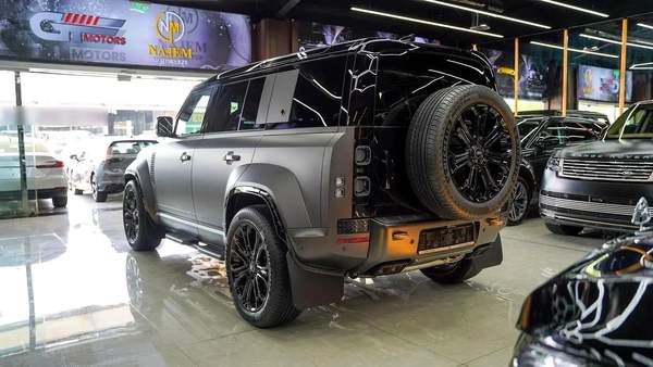 2025 Land Rover Defender 110 Octa - Brand New