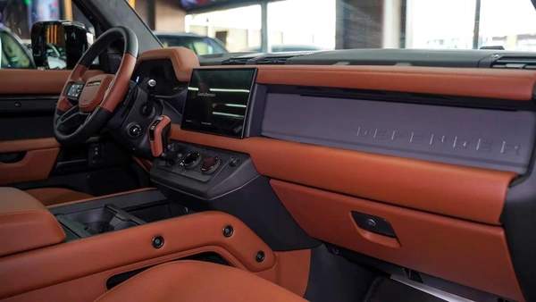 2025 Land Rover Defender 110 Octa - Brand New