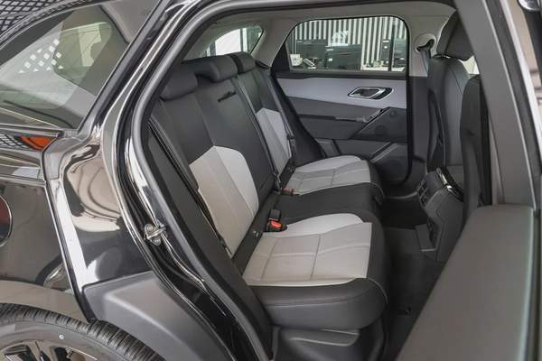 Range Rover Velar P250 SE - R Dynamic | 3 Years Gargash Auto Warranty and Service Contract | 2025