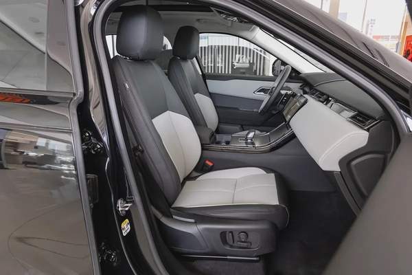 Range Rover Velar P250 SE - R Dynamic | 3 Years Gargash Auto Warranty and Service Contract | 2025