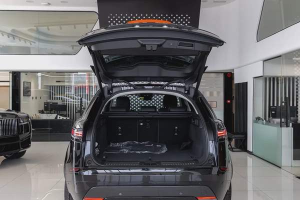 Range Rover Velar P250 SE - R Dynamic | 3 Years Gargash Auto Warranty and Service Contract | 2025