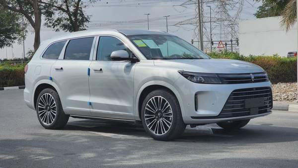AITO M7 (Silver)