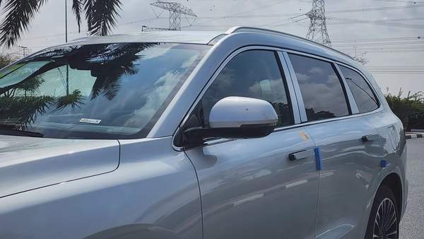 AITO M7 (Silver)