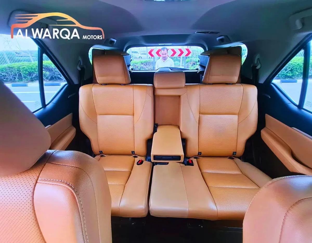 Toyota Fortuner VXR-6-6