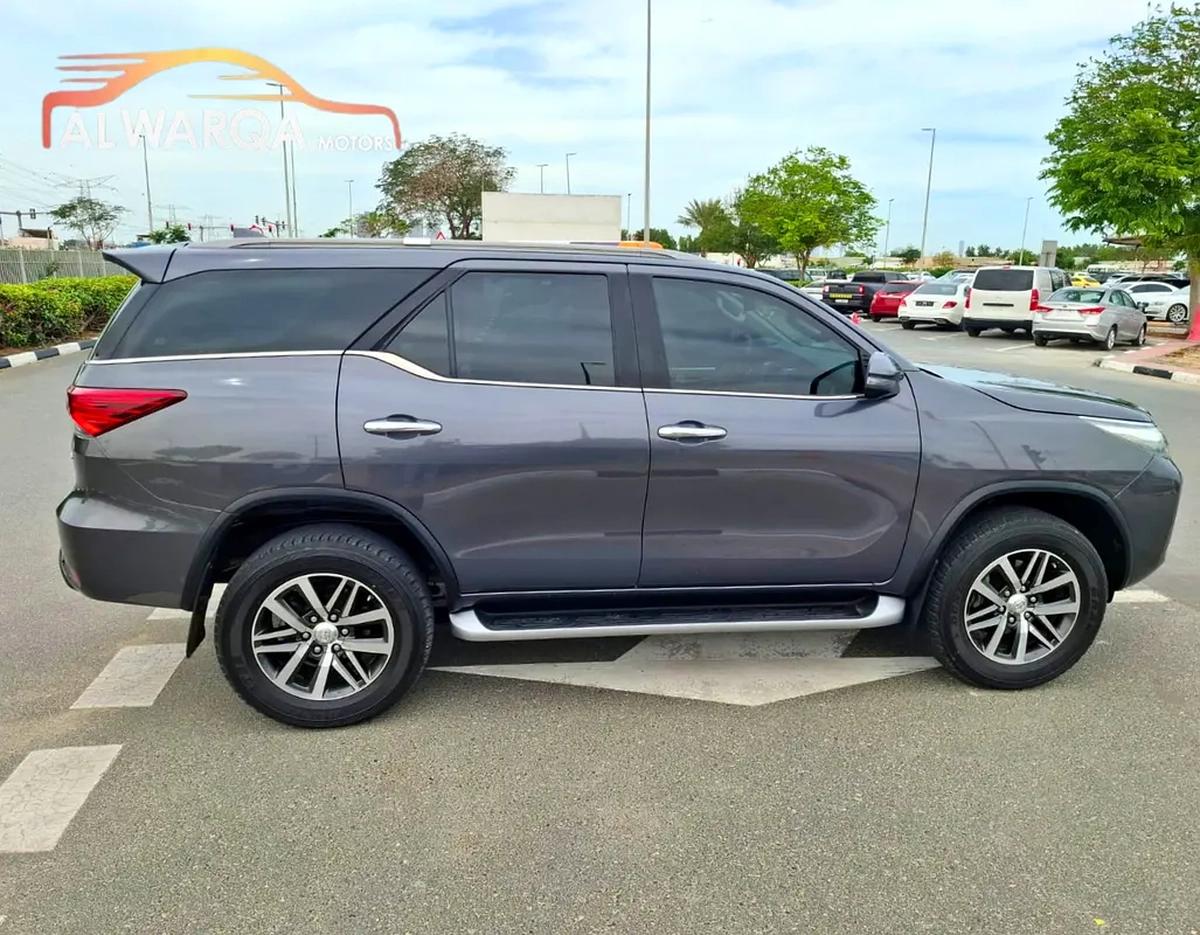 Toyota Fortuner VXR-11-11