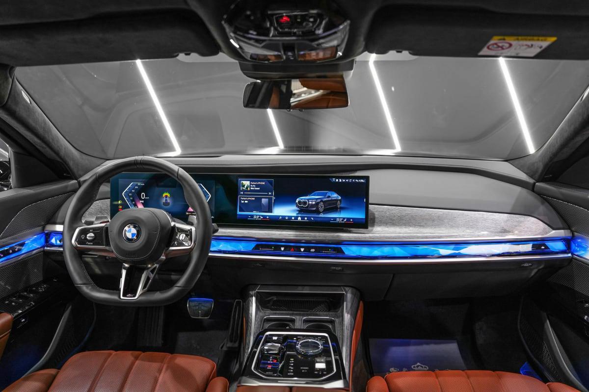 BMW 735i-4-4