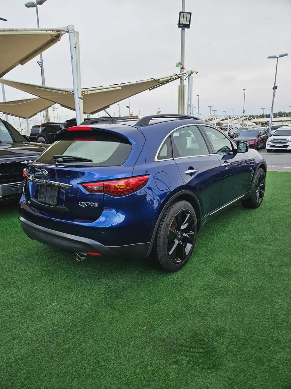 Infiniti QX70 S Black Edition 2016 - GCC - Excellent Condition - Original Paint - Free Registration-3-3