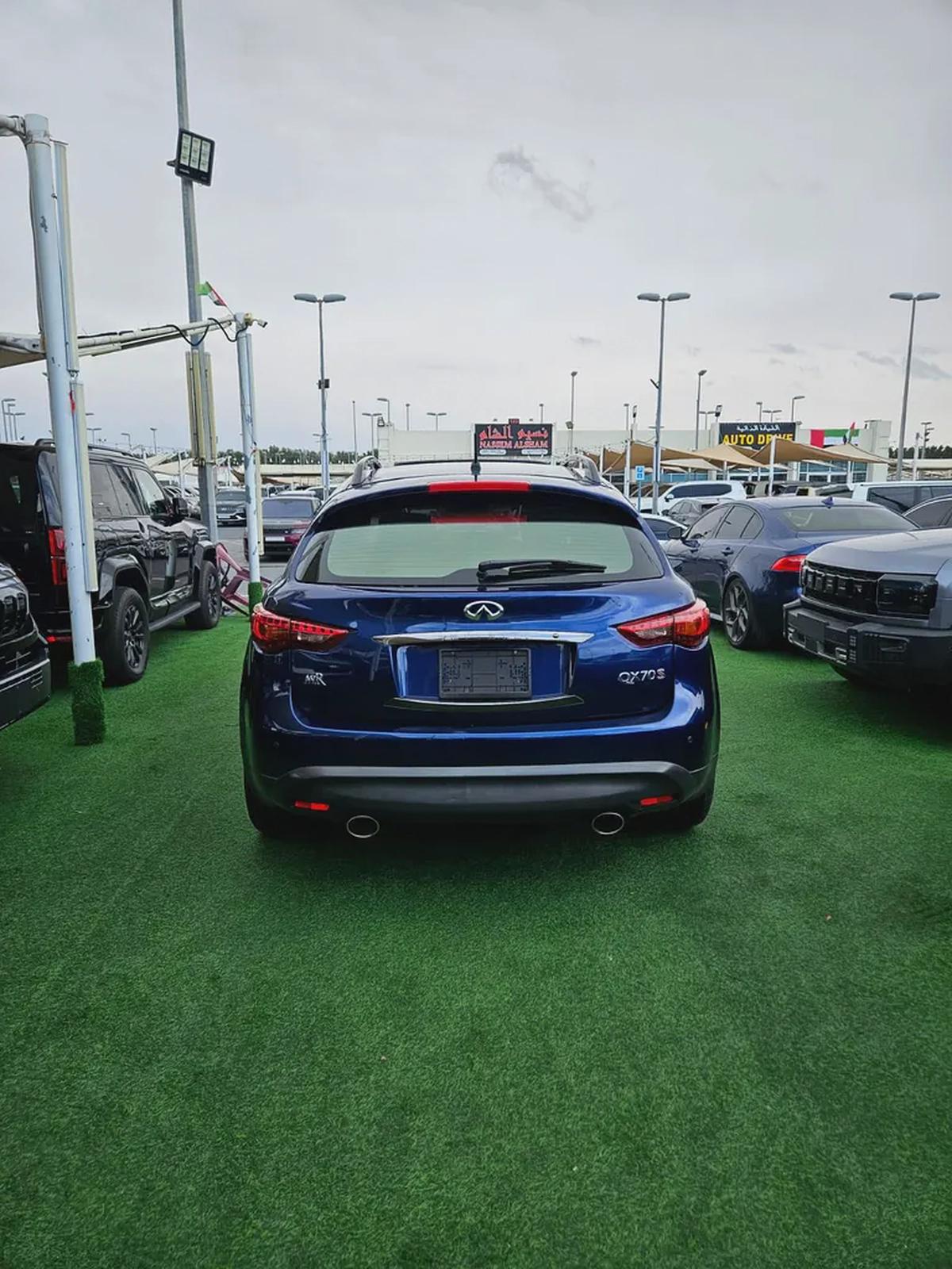Infiniti QX70 S Black Edition 2016 - GCC - Excellent Condition - Original Paint - Free Registration-4-4