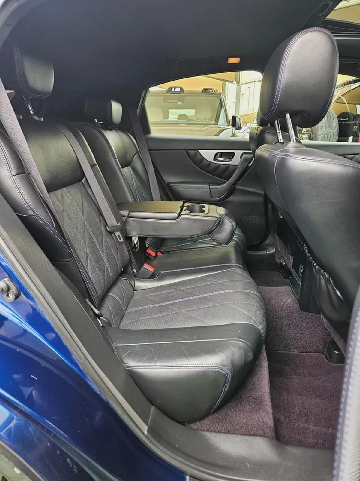Infiniti QX70 S Black Edition 2016 - GCC - Excellent Condition - Original Paint - Free Registration-12-12
