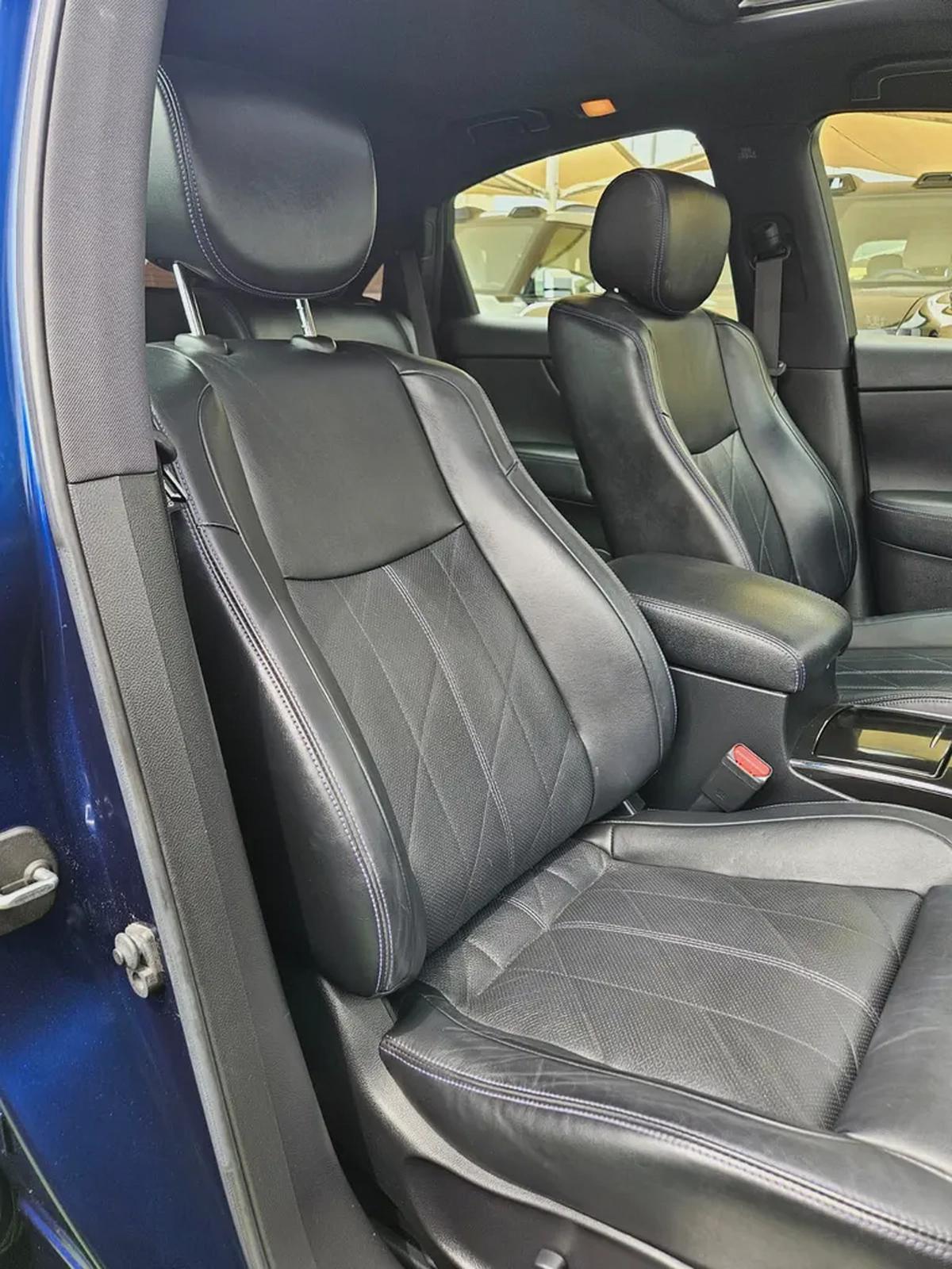 Infiniti QX70 S Black Edition 2016 - GCC - Excellent Condition - Original Paint - Free Registration-13-13