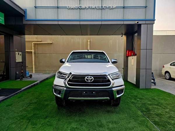 Toyota Hilux SR5/ AUTO GEAR/ AUTO WINDOW/ WIDE BODY/ CHROME BUMPER