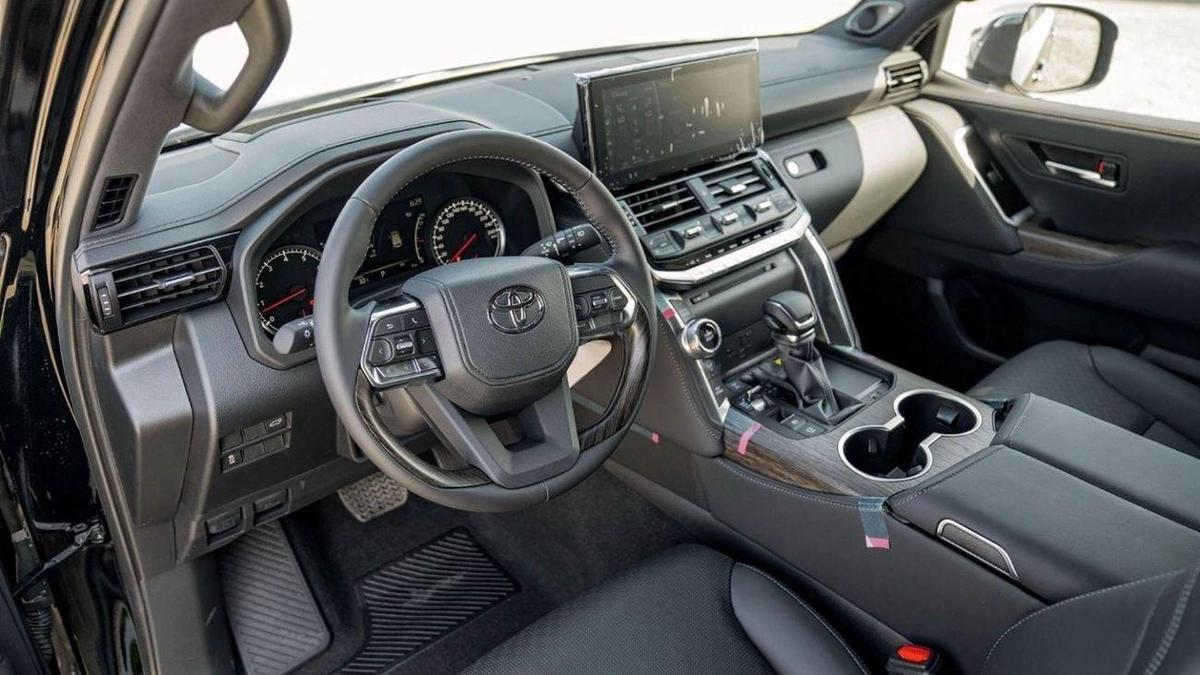 Toyota Land Cruiser Toyota land cruiser VXR 3.5L Petrol Full Option 2025-11-11