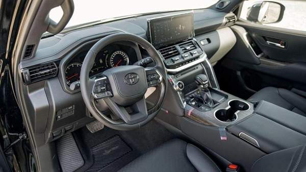 Toyota Land Cruiser Toyota land cruiser VXR 3.5L Petrol Full Option 2025