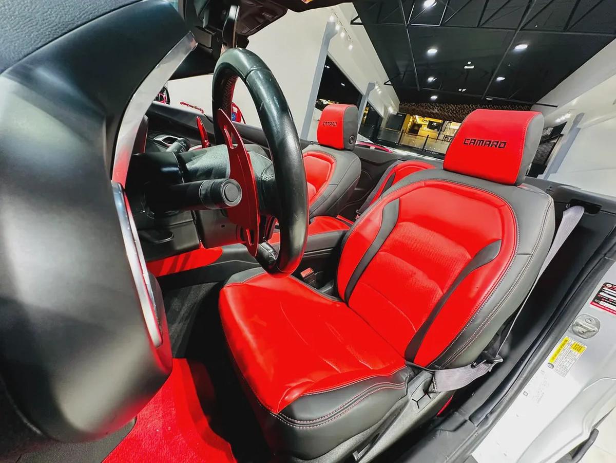 CHEVROLET CAMARO 2018 CONVERTIBLE WITH ONE YEAR WARRANTY-11-11