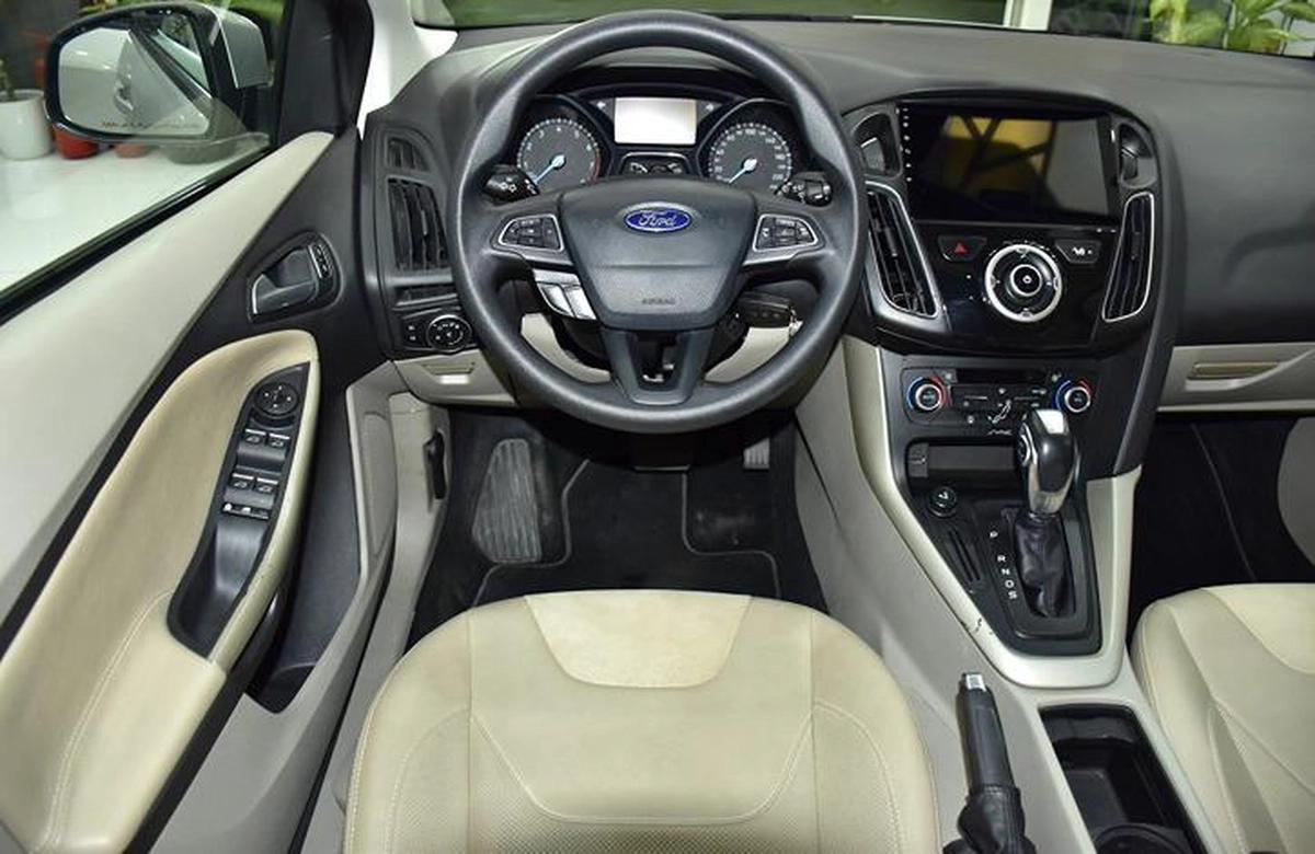 Ford Focus ( 2018 Model ) in Silver Color GCC Specs-6-6