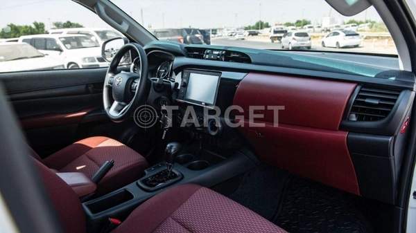 Toyota Hilux HILUX 2.4L AT 4WD DIESEL