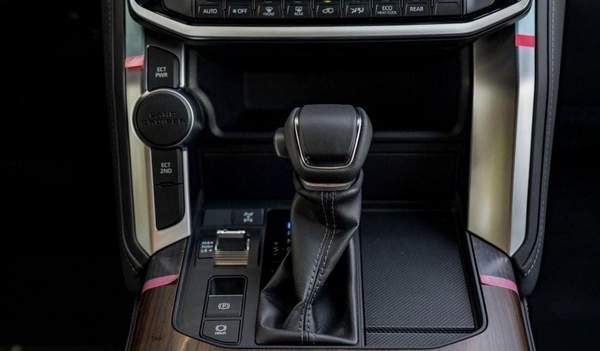 Toyota Land Cruiser LC300 GXR 4.0P AT MY2025 – GREY