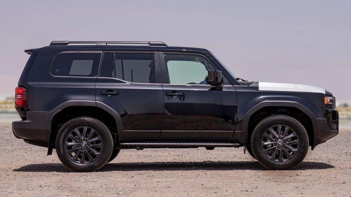 Toyota Prado (LHD) TOYOTA PRADO 250 WX+ LUXURY 2.4P AT MY205 - BLACK-6-6