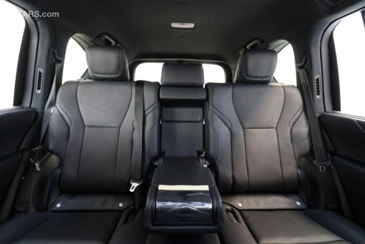 Lexus LX 600 Signature 3.5L ( CYL)-8-8