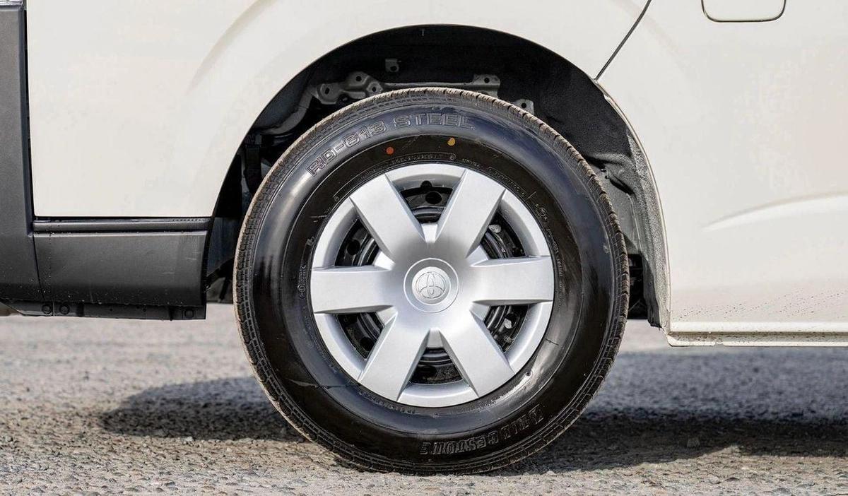 Toyota Hiace (LHD) TOYOTA HIACE STD 2.7P MT 15-SEATER MY2024 – WHITE-8-8