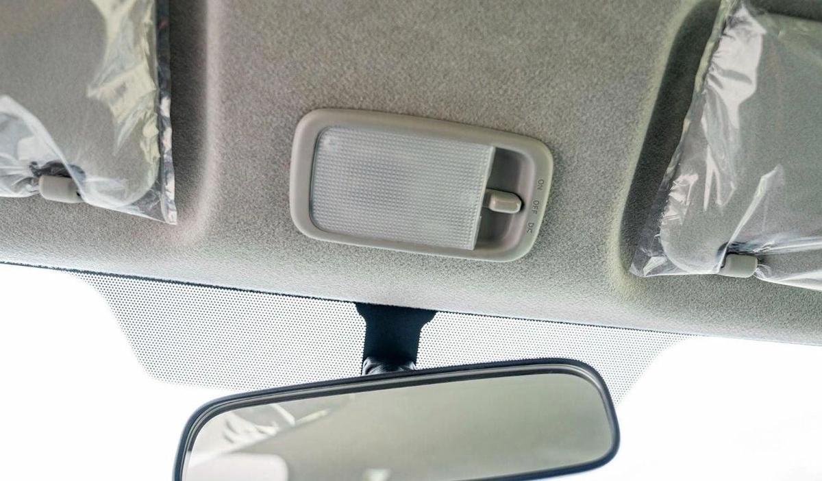 Toyota Hiace (LHD) TOYOTA HIACE STD 2.7P MT 15-SEATER MY2024 – WHITE-12-12