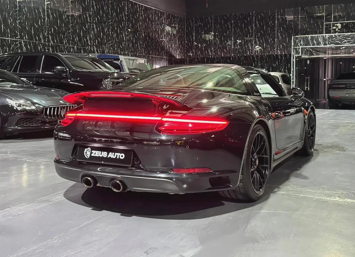 Porsche 911 Targa 4 GTS 2019 European specs for 435,000.00 AED-3-3