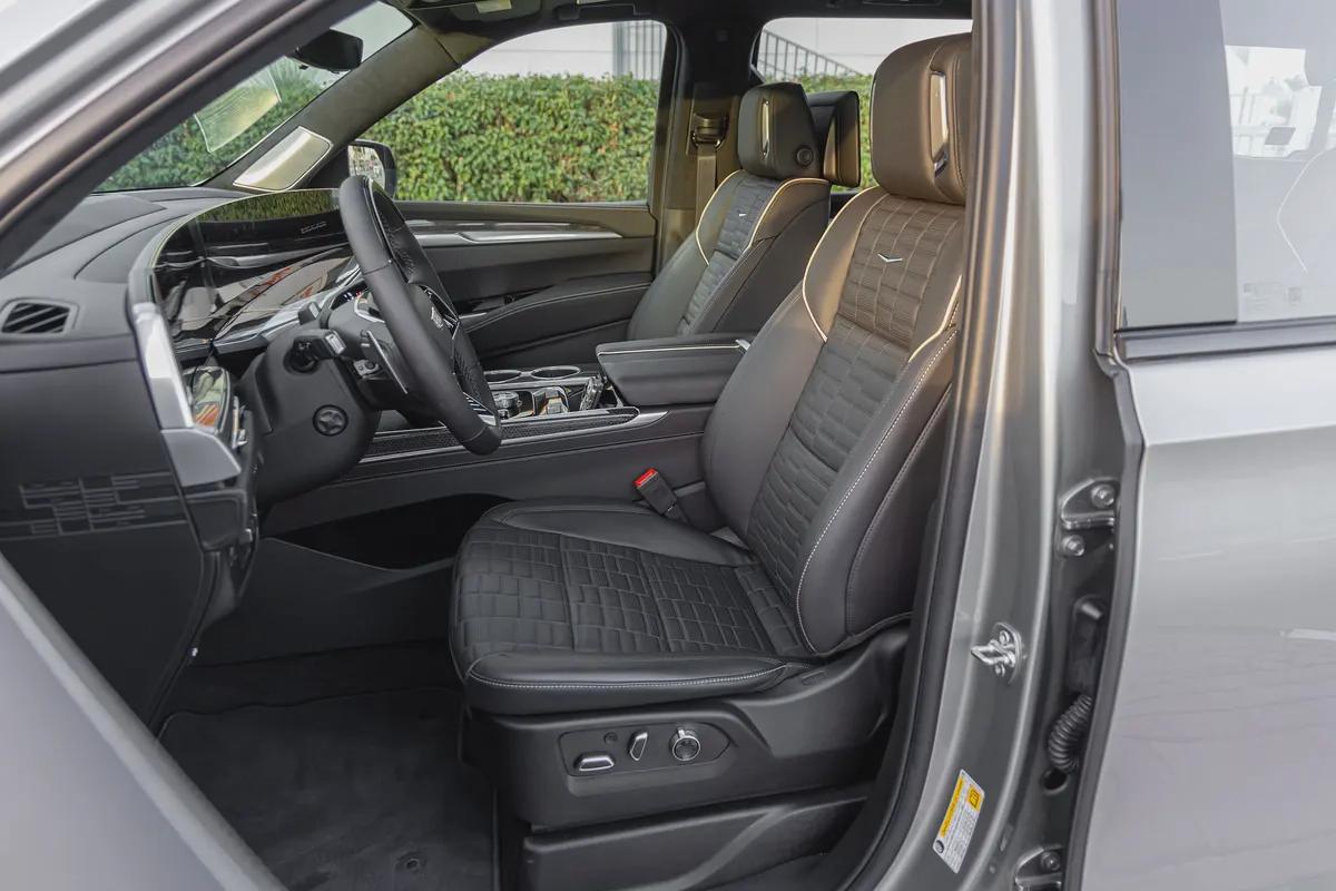 Cadillac Escalade | V | 2025 | GCC | Warranty available with Al Kendy + Service Contract include-9-9