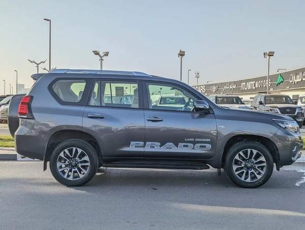 TOYOTA PRADO 2022 TXL TOP FULL OPTION GCC IN EXCELLENT CONDITION