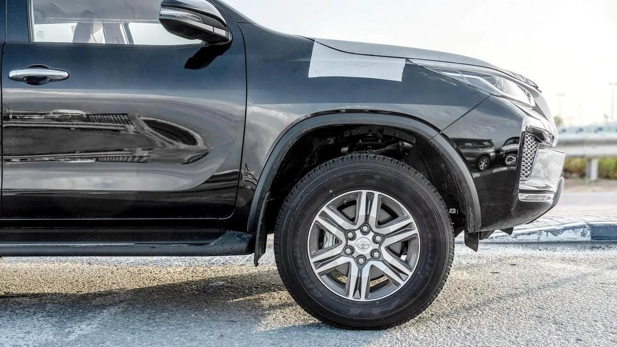 2026 Toyota Fortuner GX 2.4L AT Diesel (Black-Tan)-15-15