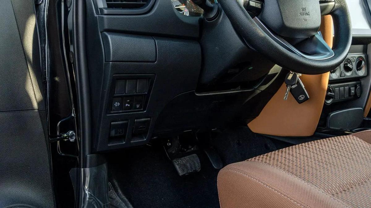 2026 Toyota Fortuner GX 2.4L AT Diesel (Black-Tan)-14-14