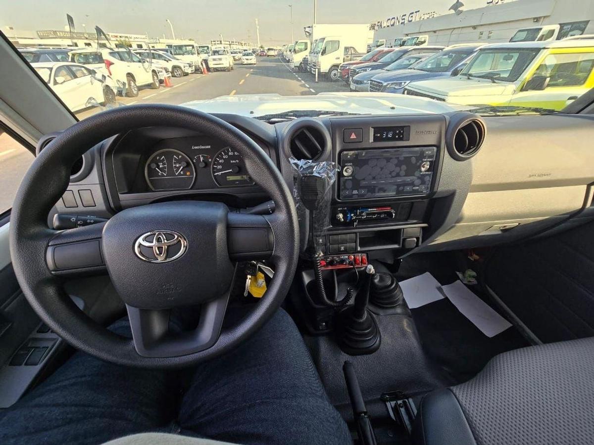 Toyota Land Cruiser 70 AMBULANCE LC78 4.2D MT MY2024-3-3