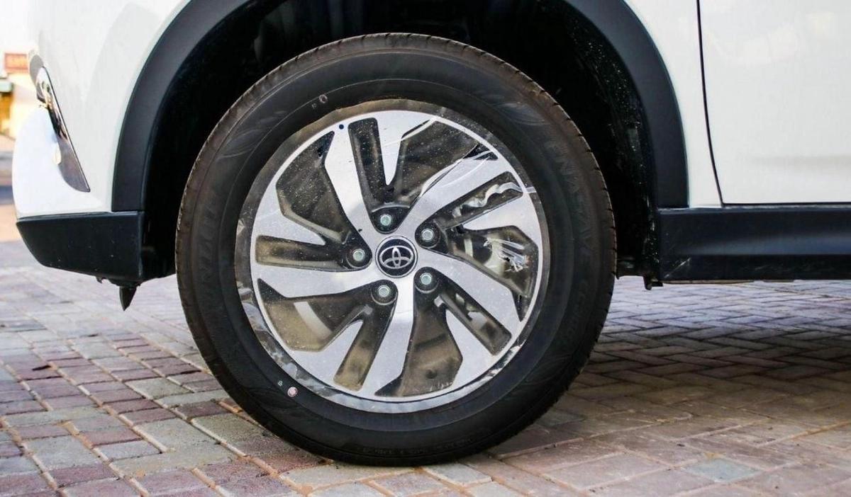 Toyota Rush RUSH 1.5L WHITE G-6-6