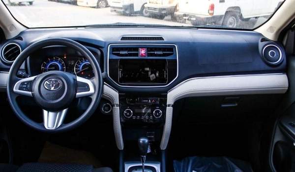 Toyota Rush RUSH 1.5L WHITE G
