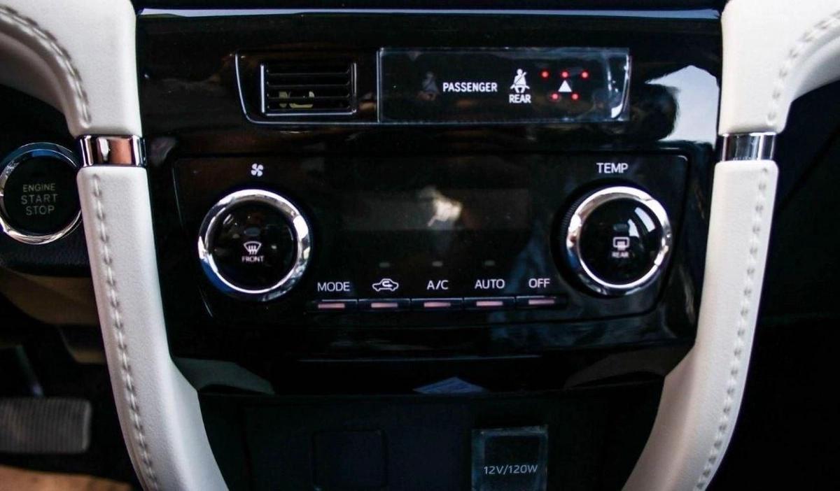 Toyota Rush RUSH 1.5L WHITE G-8-8