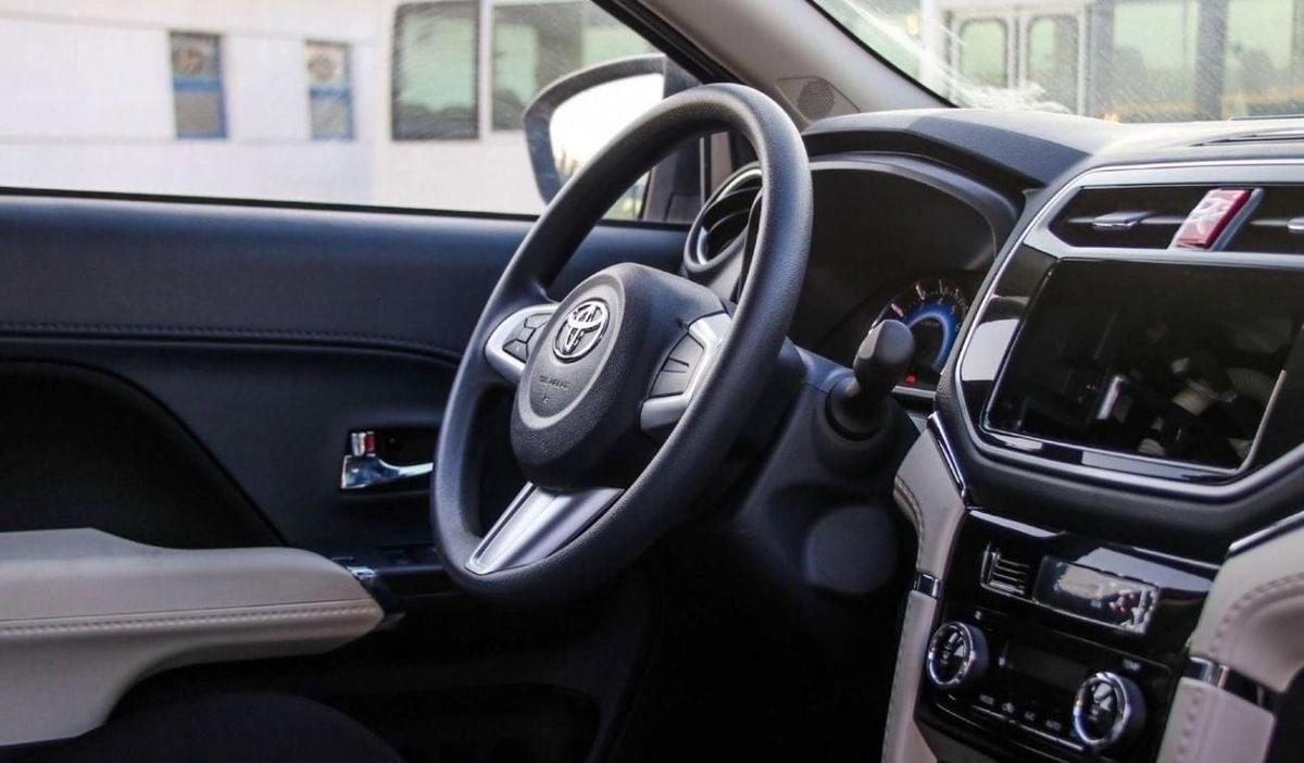 Toyota Rush RUSH 1.5L WHITE G-9-9