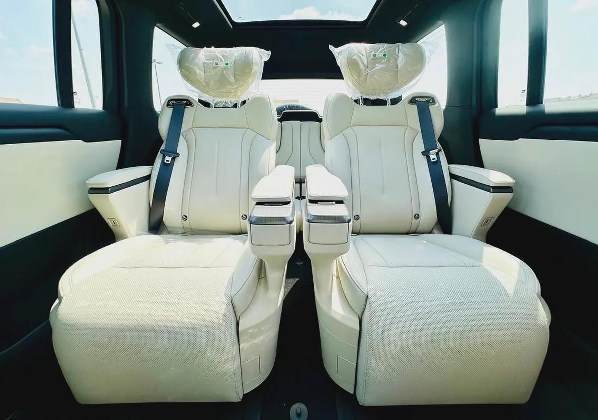 Rox 01 2026 VIP 6 Seater-1-1