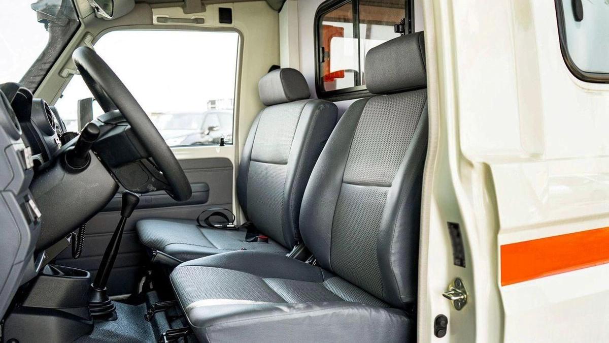 Toyota Land Cruiser 70 Toyota LC78 Hard Top Ambulance 4.2L V6 Diesel MT MY2025 for export only-13-13
