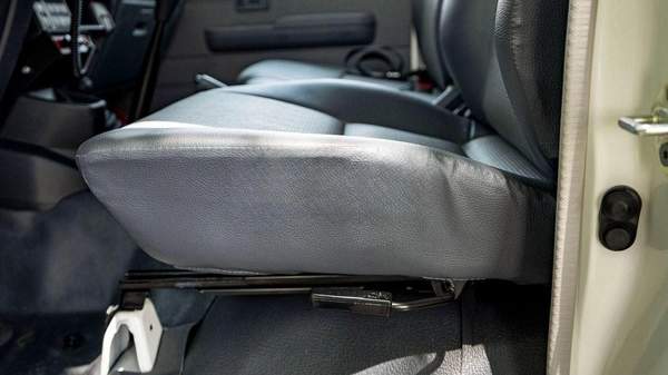 Toyota Land Cruiser 70 Toyota LC78 Hard Top Ambulance 4.2L V6 Diesel MT MY2025 for export only